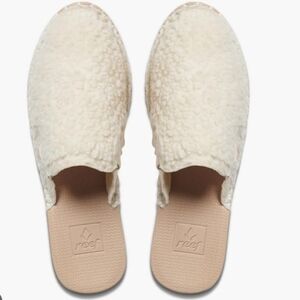 Reef Escape Slip On Mule In Cozy Cream Womens Size 9.5